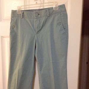 Dockers size 8 Women's  Green Capris, Cute buttons